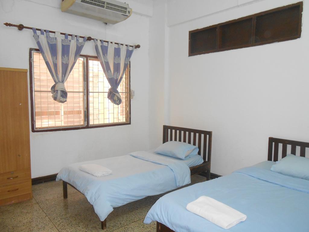 Saysouly Guesthouse Vientiane Værelse billede